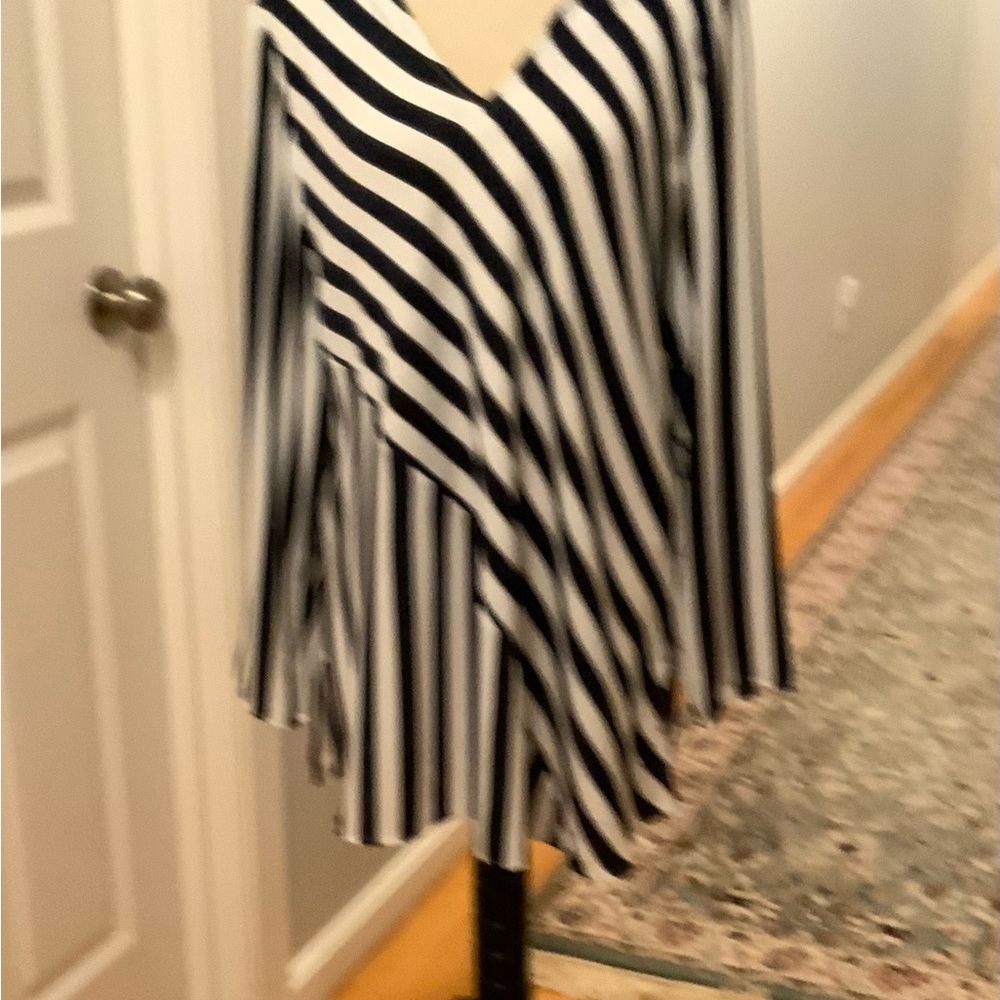 Great ladies 🔥NWOT,BUY IT NOW🔥 Chico’s, blue/white stripe tunic size 3.(14-16) - Picture 2 of 7
